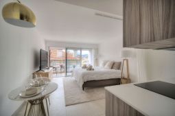 SUPERB, NEW AND MODERN STUDIO, 7 minutes from the Palais des Festivals